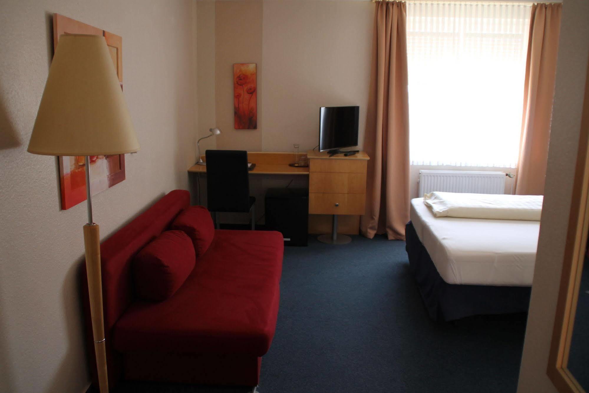 Residenz Hotel Neu Wulmstorf Esterno foto